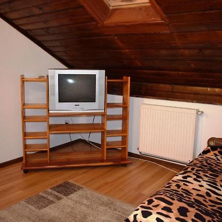 Rustic & Romantic Apartment Braşov Exteriör bild