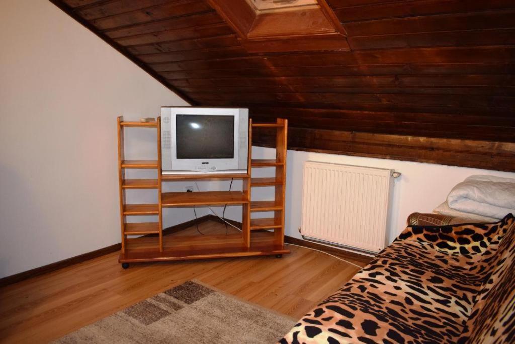 Rustic & Romantic Apartment Braşov Exteriör bild